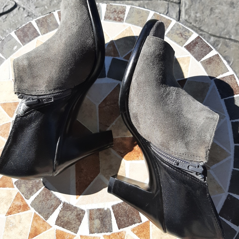 Aerosoles size 6 shootirs, black & gray.